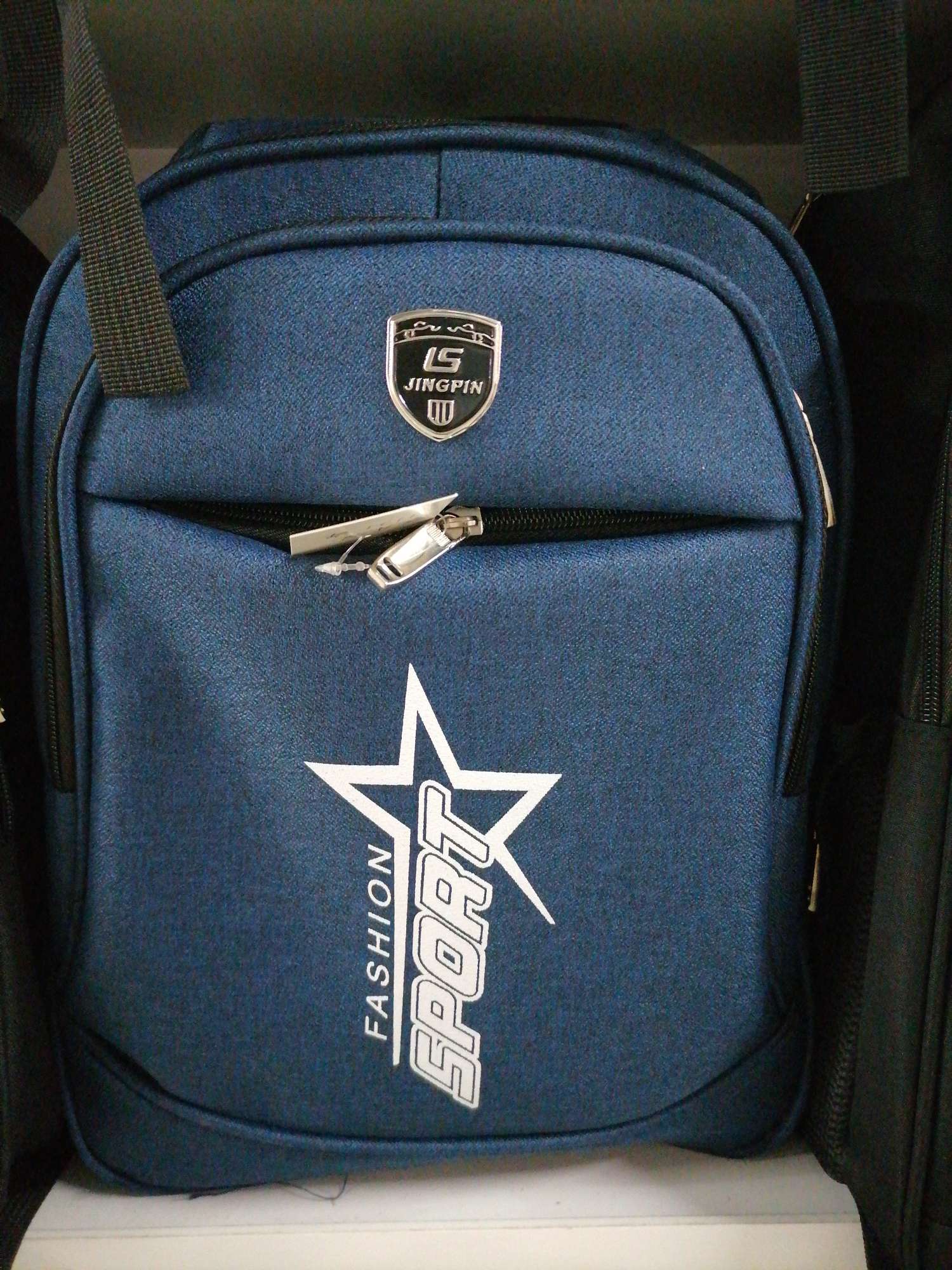 017 Backpack 2 full figure