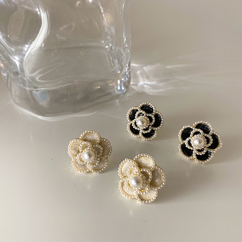 French camellia fragrance pearl stud earrings, retro flower women's summer niche high-end earrings, light luxury heavy industry earrings