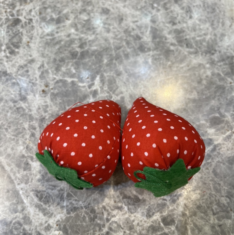 红色草莓🍓插针球              