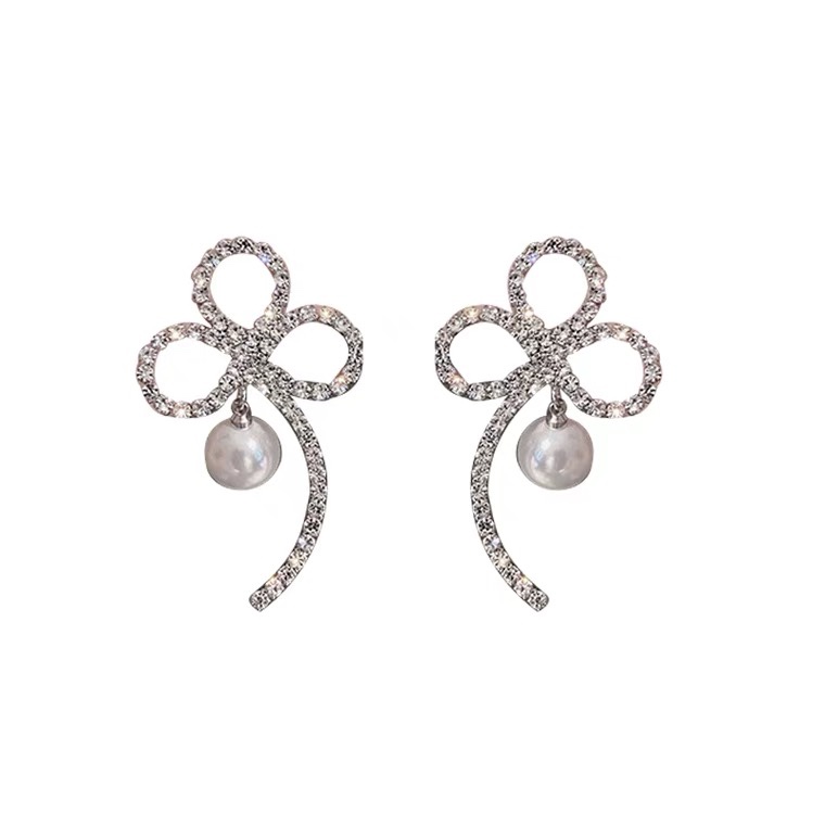 Clover full-diamond pearl earrings, star-shaped shell long earrings, retro, exquisite, high-end and elegant, with zirconium earrings