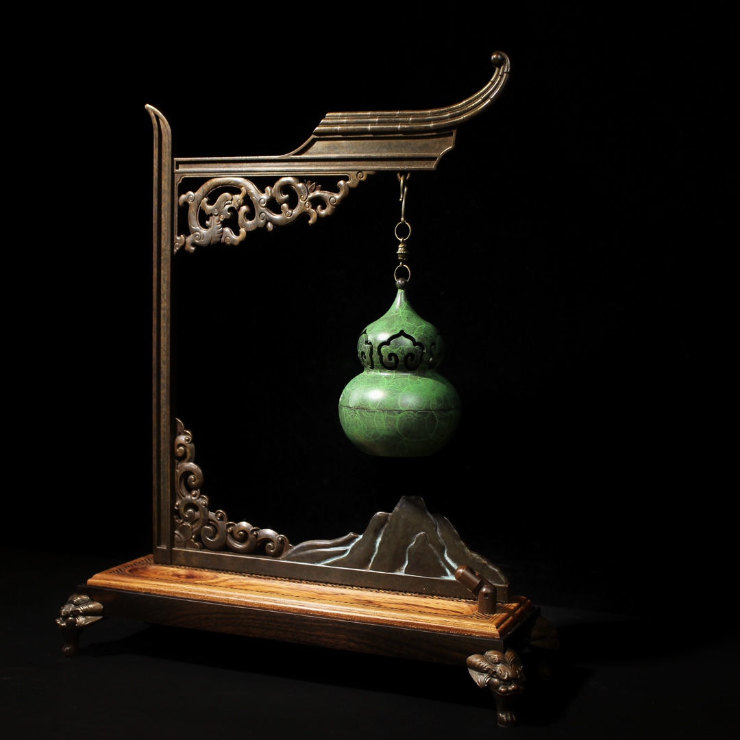 ⛩【江南烟雨·福禄款】吊炉
材质：铜 酸枝 紫光檀 仿古合金
雅致、精巧典雅、匠心独运，配防火棉、包装