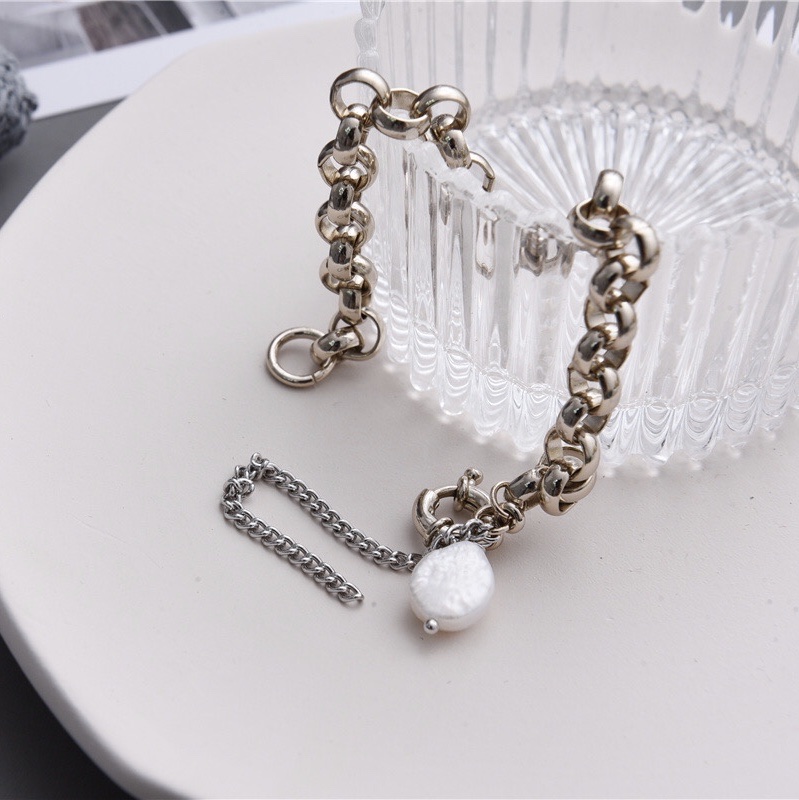 Simple, fashionable, trendy, individualistic and elegant beaded bracelet, the same style as the Internet celebrity Application Scenario