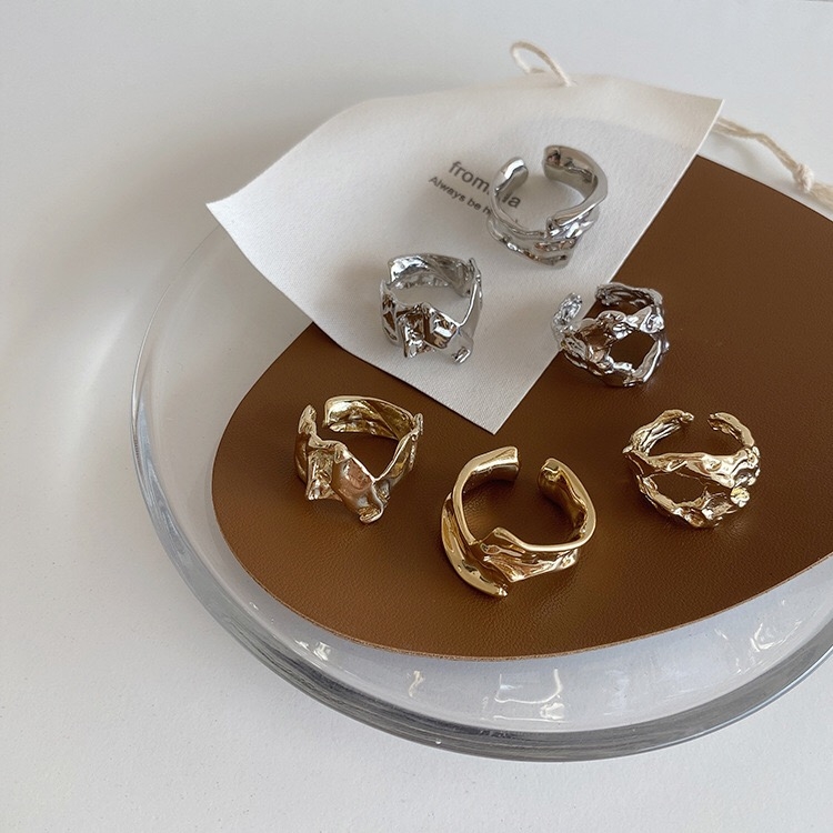 Yuzhu -045 French Baroque style design sense, niche retro, irregular three-dimensional concave-convex metal, cold and elegant open ring Application Scenario