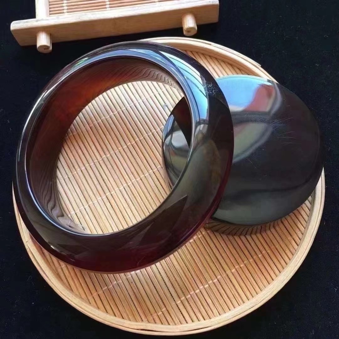 Black honey bracelet detail image 4