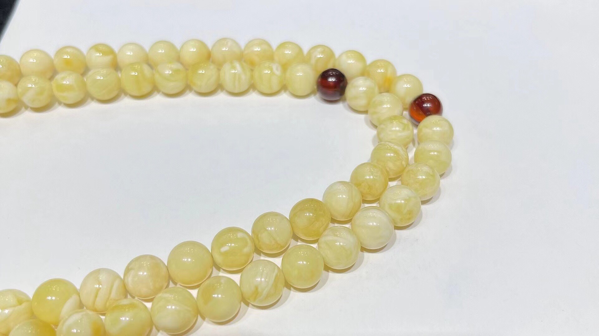 108 amber prayer beads, white flower wax hand-held prayer beads Specification image