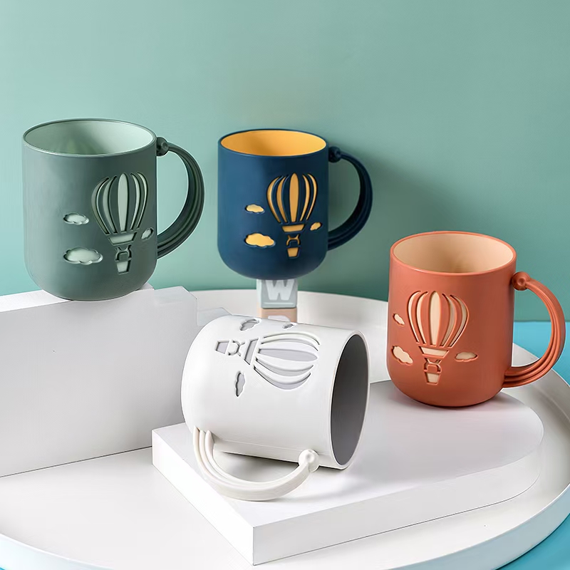 缤纷热气球🎈 漱口杯
货号：0474
想和你一起飞到天上去～
缤纷生活，色彩齐全哦(´-ω-`)