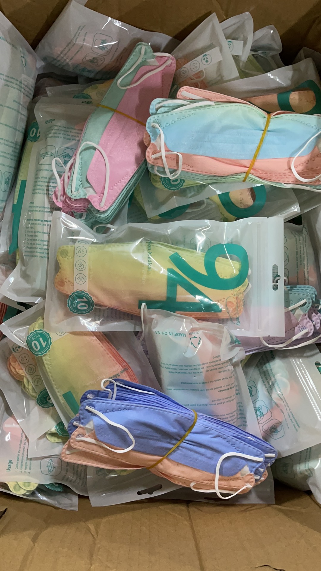 Gradient color adult mask fish form human KF94 mask fish mouth shape willow leaf shape folded Korean version individual packaging pic 3