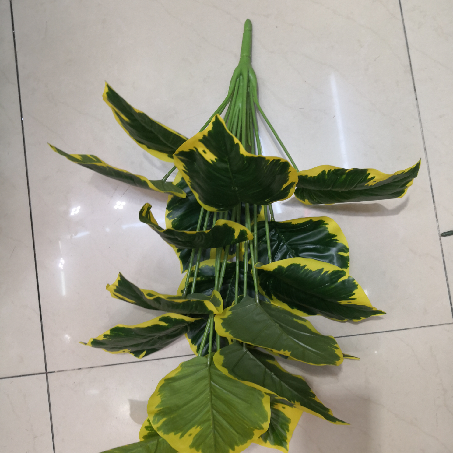 The 192 artificial flower is a bestseller with an affordable price. It is not a retail or wholesale price. Welcome to customize with samples