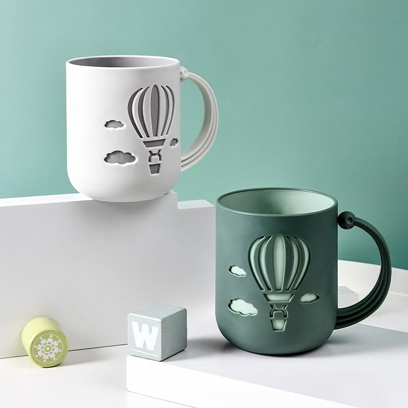 缤纷热气球🎈 漱口杯
货号：0474
想和你一起飞到天上去～
缤纷生活，色彩齐全哦(´-ω-`)细节图