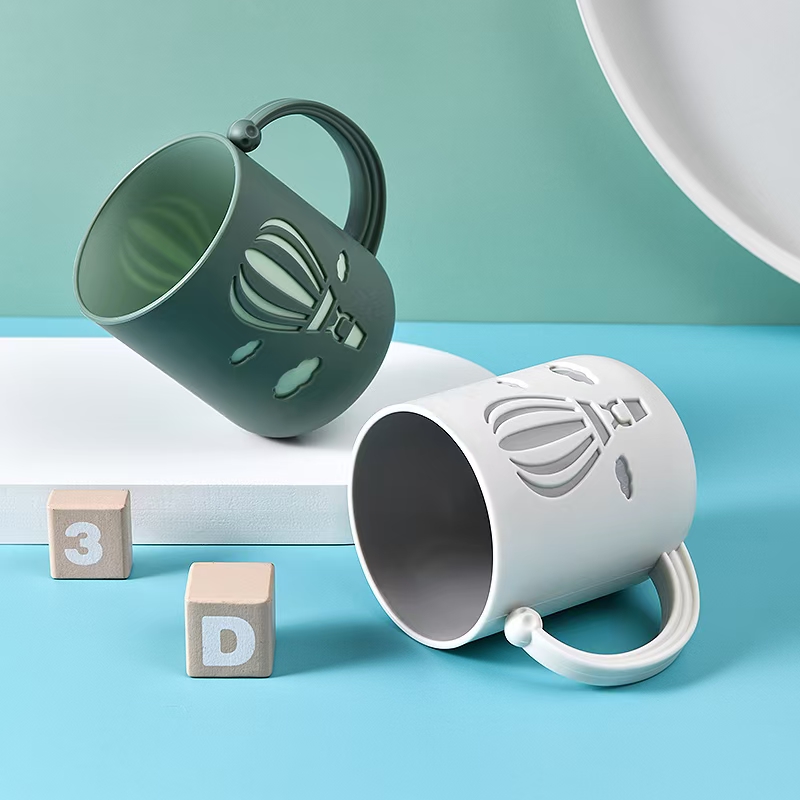 缤纷热气球🎈 漱口杯
货号：0474
想和你一起飞到天上去～
缤纷生活，色彩齐全哦(´-ω-`)白底实物图