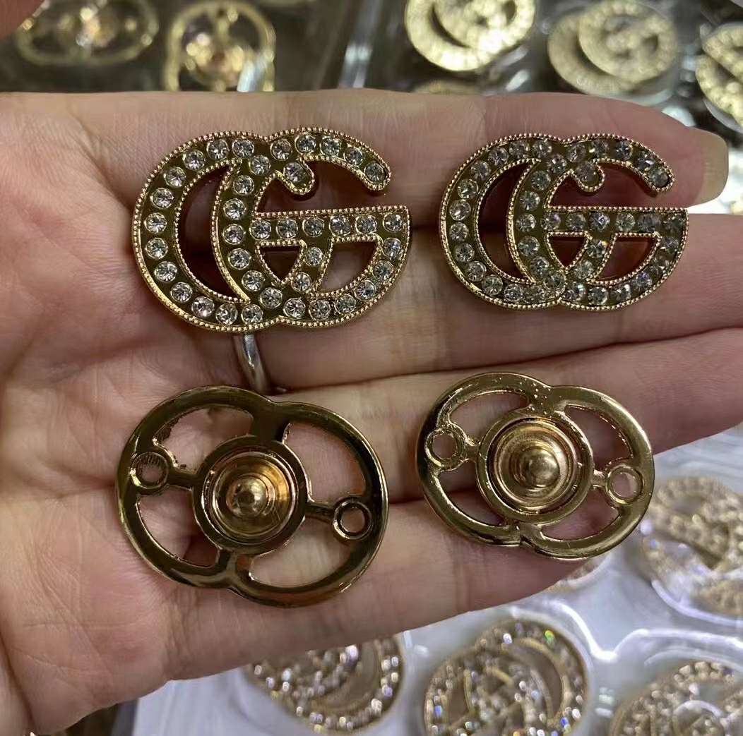 Sargent High-Grade Hand-Sewn Buttons Item Picture
