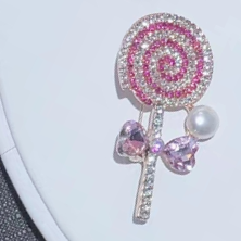 Brooch 518