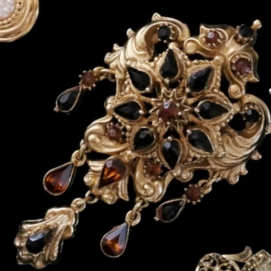 Brooch 538