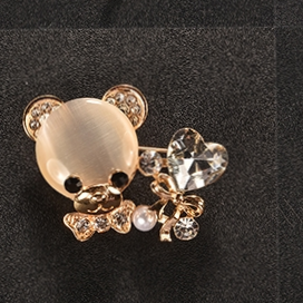 Brooch 590