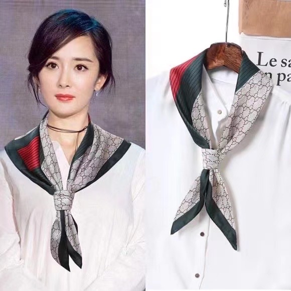 Fashion C Scarf details Picture