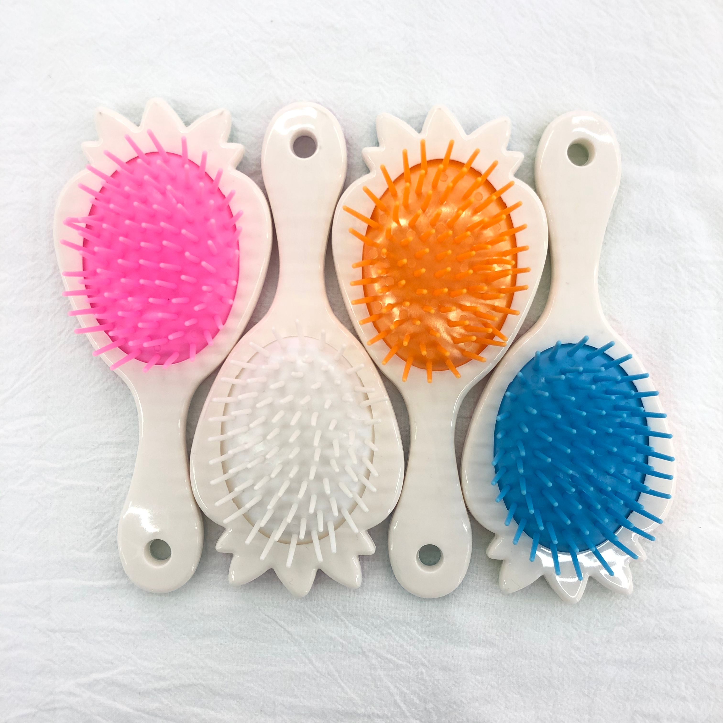 Hair comb, long hair air bag wide hair comb, air cushion comb, head massage comb, large teeth printed comb, wide teeth hair comb Application Scenario