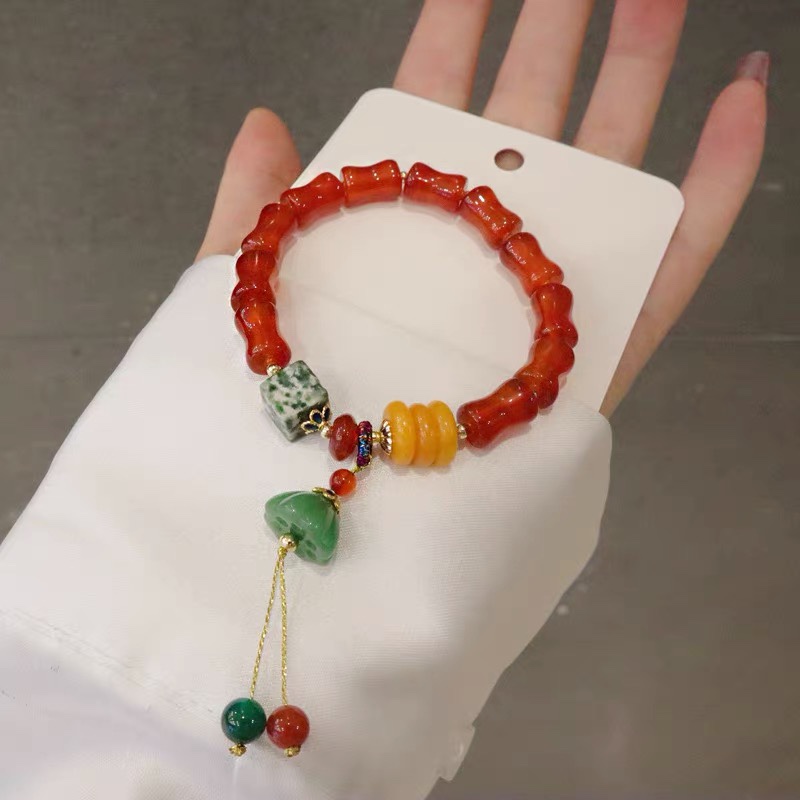 Net celebrity burst retro Chinese style red agate bracelet female master string female national wind hand jewelry
