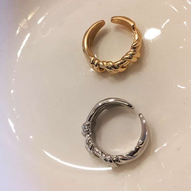 Yuzhu -042 European and American style ins Niche Design sense Metal opening cold style twist adjustable stackable simple and individual ring details Picture