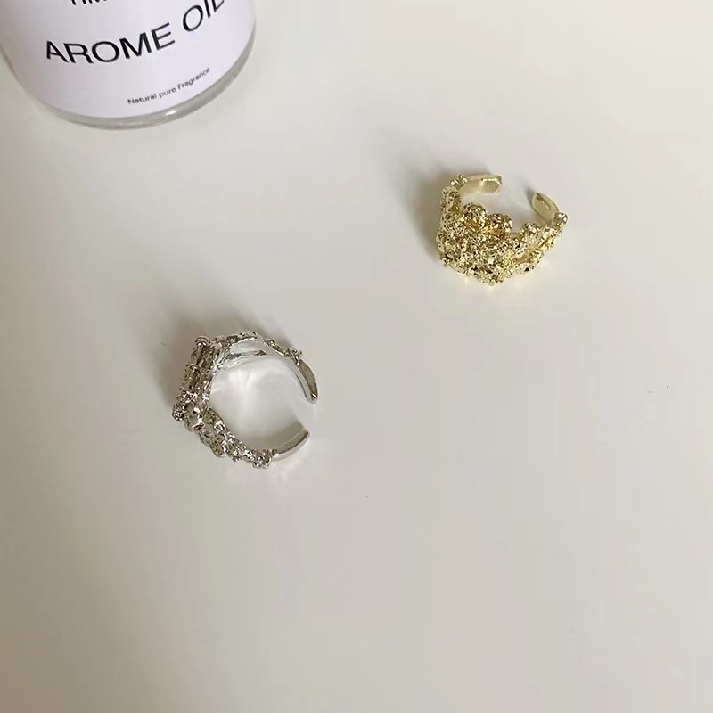 Yuzhu -035 Retro Baroque Style gilded light Luxury high-end Feel, hollowed-out individual metal design sense, uniform size open ring ring details Picture
