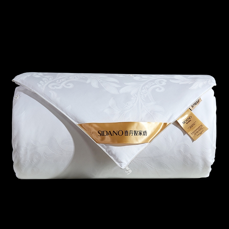 夏被/蚕丝/夏凉被/羊绒被/喜庆用品白底实物图