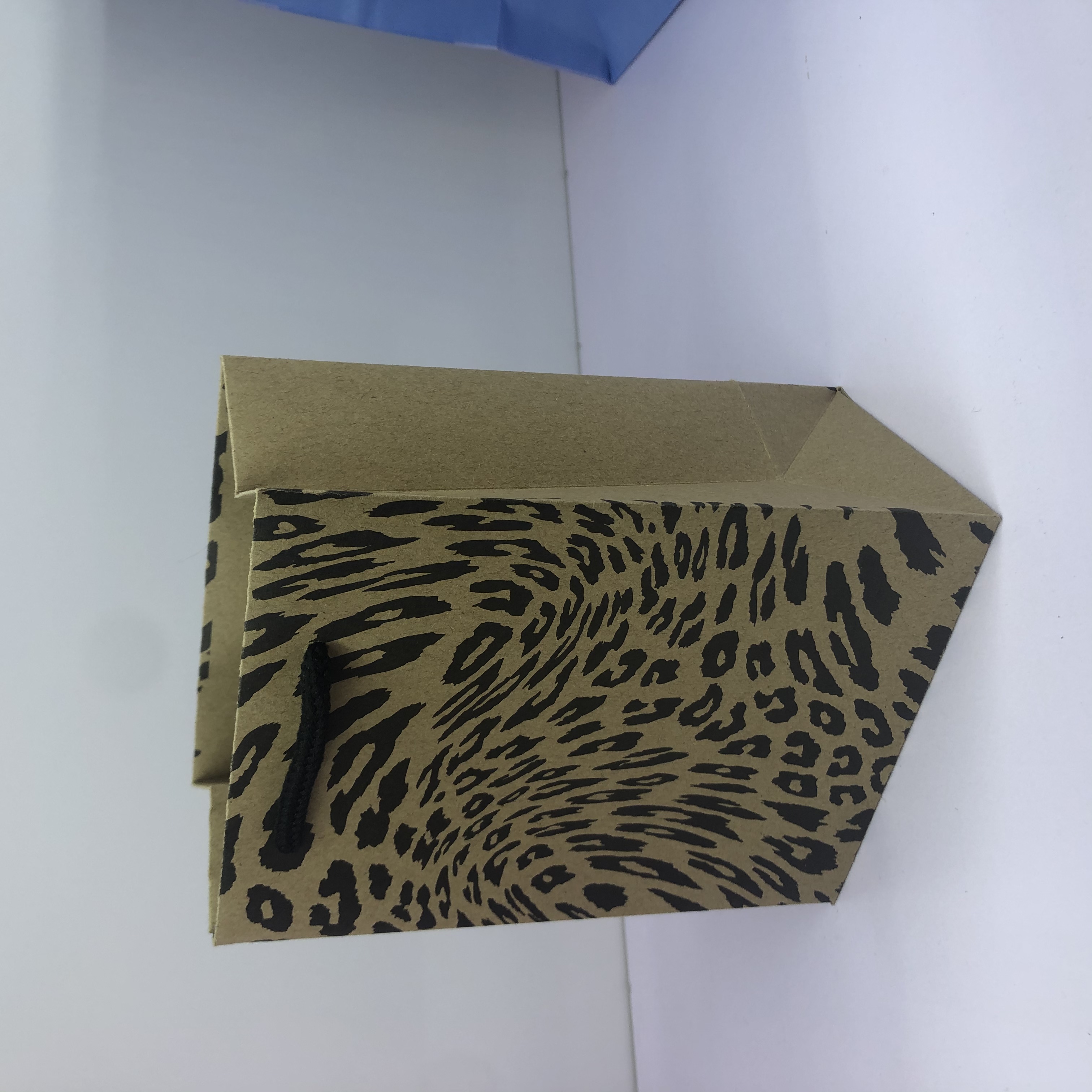 Brown Kraft Paper Leopard Series Gift Bag 30 Specification drawing