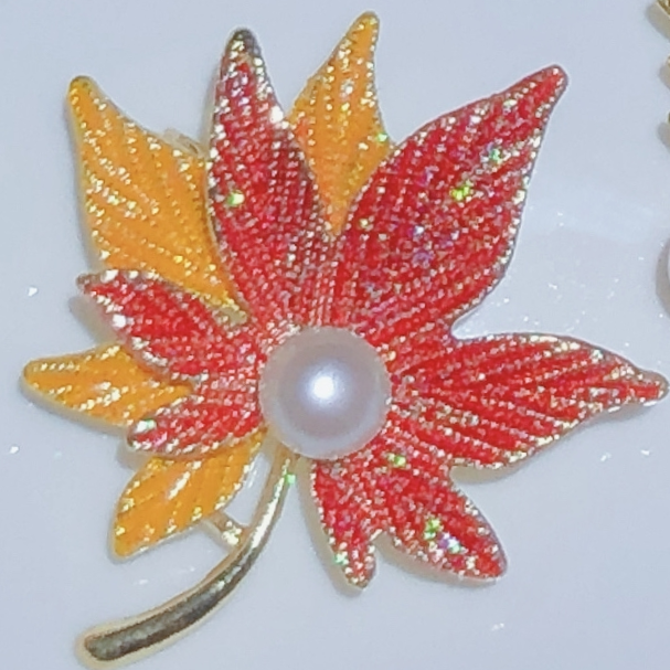 Brooch 525