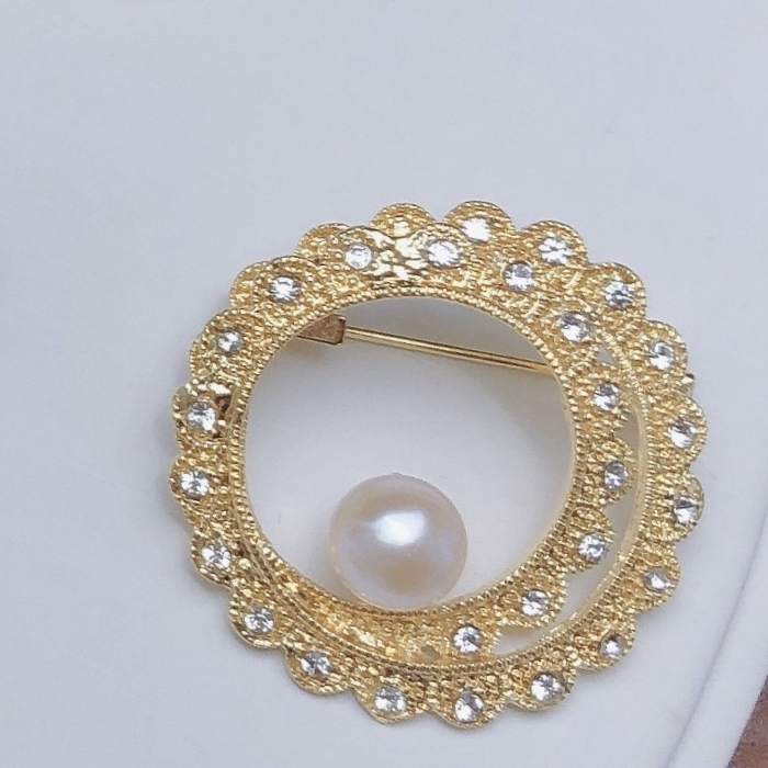 Brooch 504