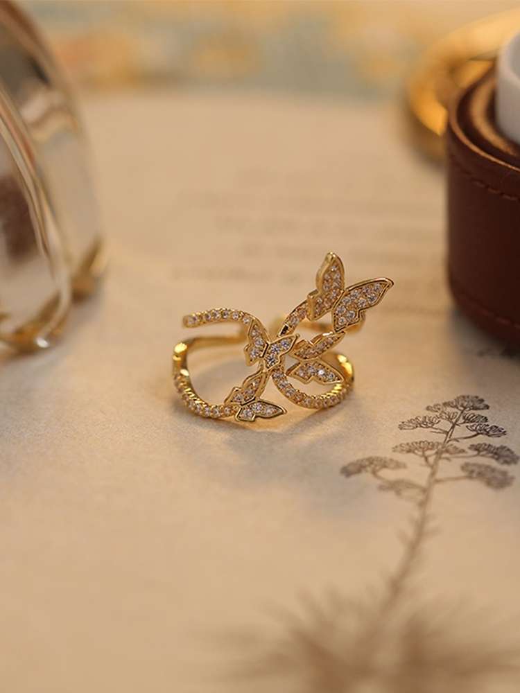 Jade Pearl -068 Butterfly Ring, a niche design for women with an Instagram cool and cool style, is a high-end, light luxury, fashionable, individual and exquisite index finger ring details Picture