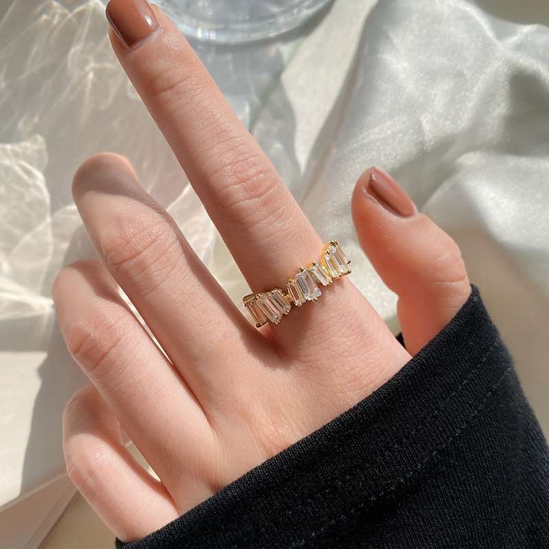 Zircon ring, light luxury, niche, exquisite and high-end, elegant index finger ring, fashionable and individualistic for women Specification image