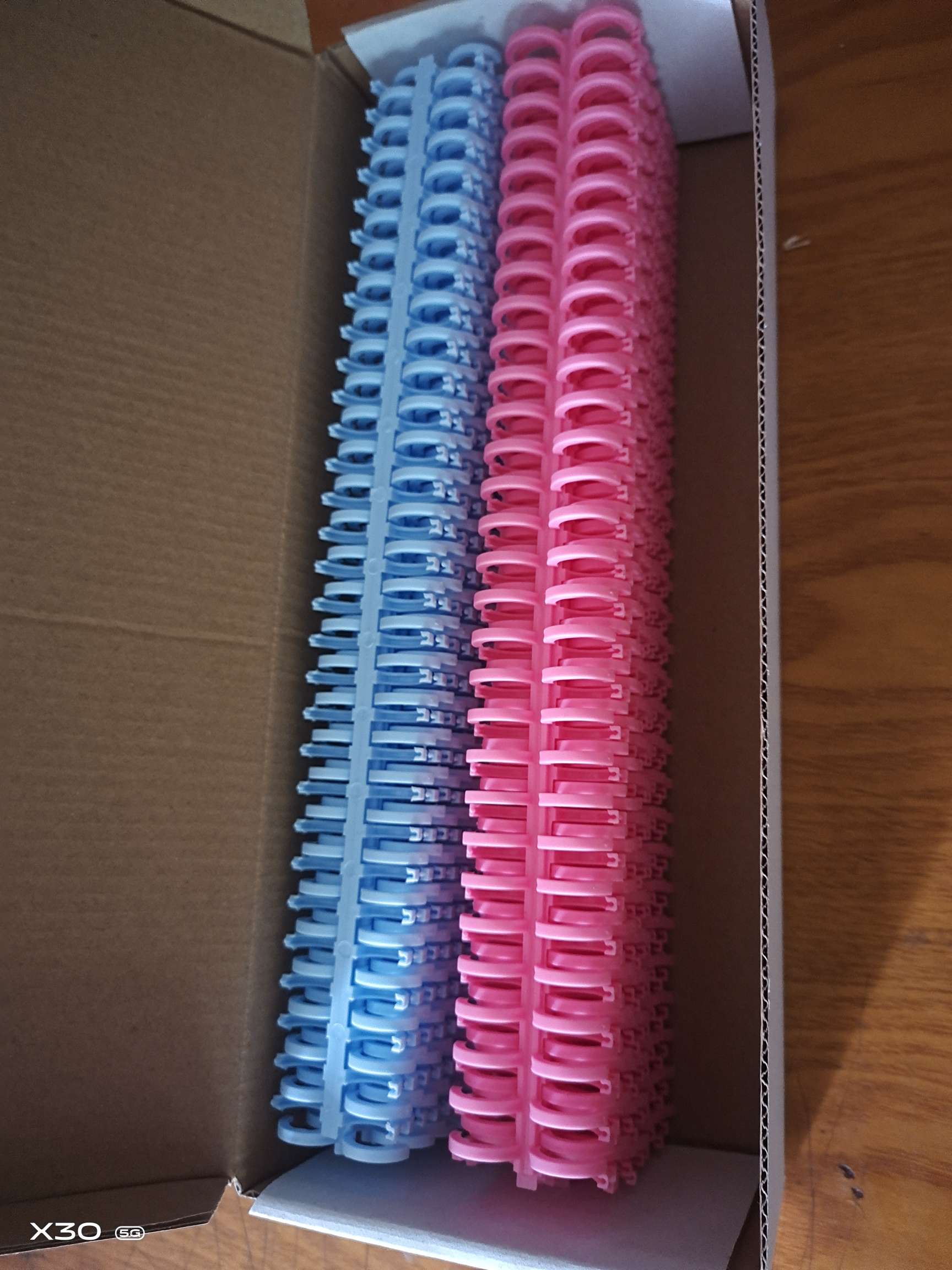 DIY塑料线圈活页本配件20孔26孔30孔 便于活页内页收纳线圈本两用详情图2