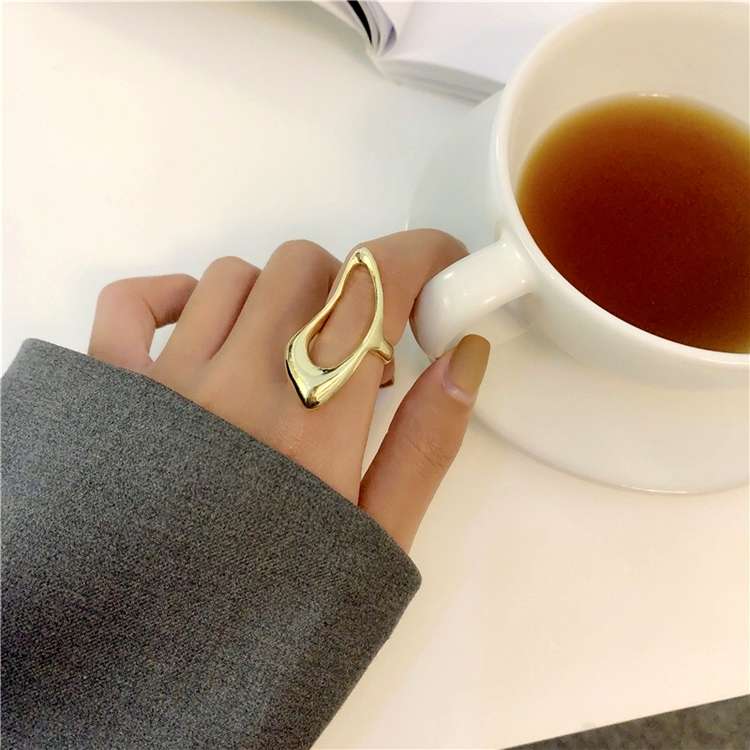 Yuzhu -034: A niche design with a cold and simple style, versatile metal hollowed-out European and American irregular geometric ring Specification image