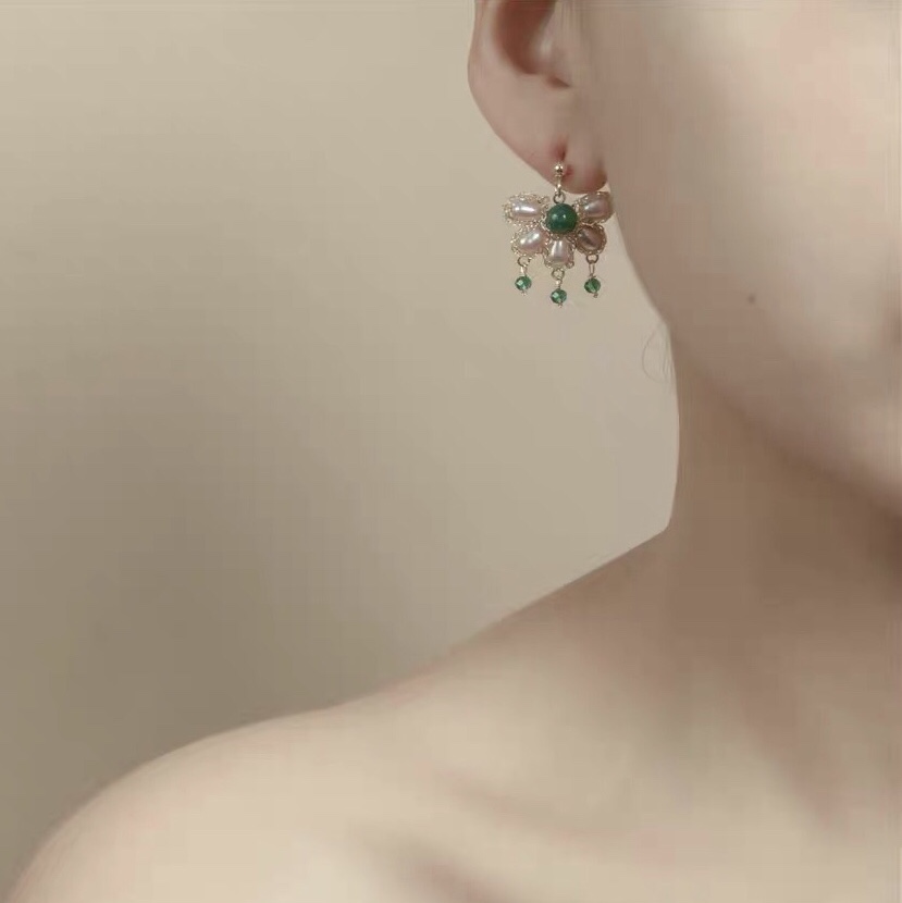 Energetic girls fashion trend sweet South Korea Dongdaemun handwoven earrings