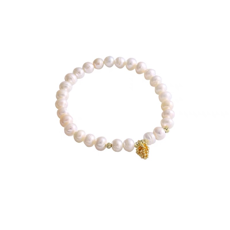 An eternal classic, fashionable, trendy and elegant bracelet for socialites and celebrities details Picture