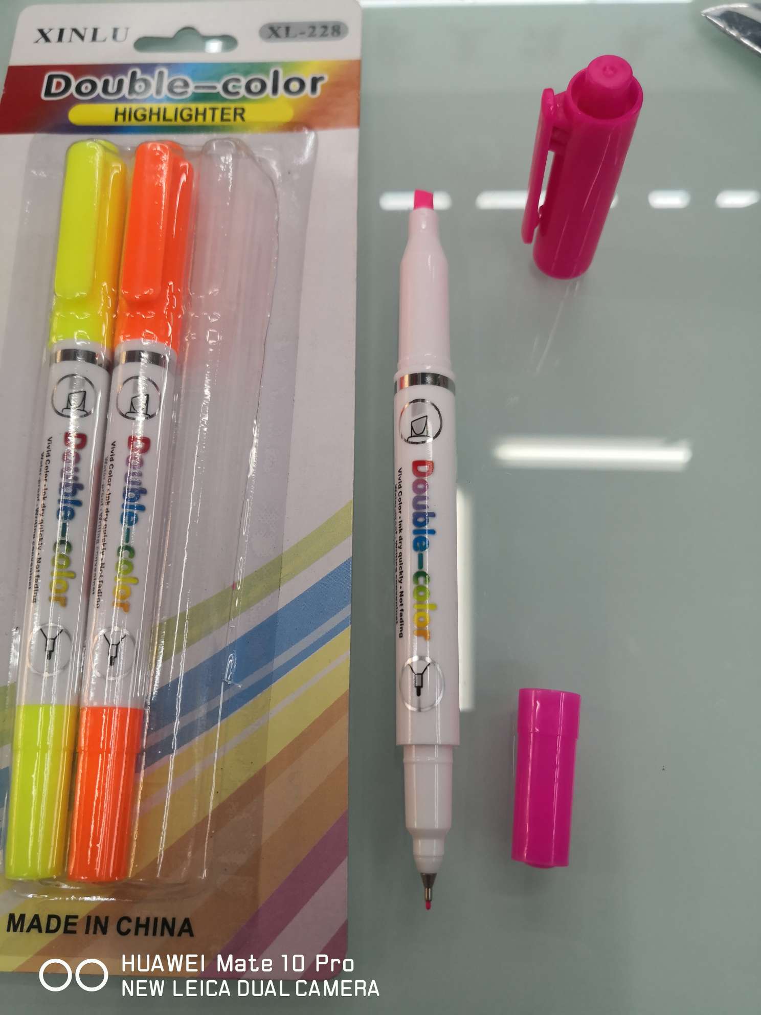 Yiwu Boyang Pen and Ink Products Store offers XL-228 double-headed highlighters with 4 cards in packaging Application Scenario