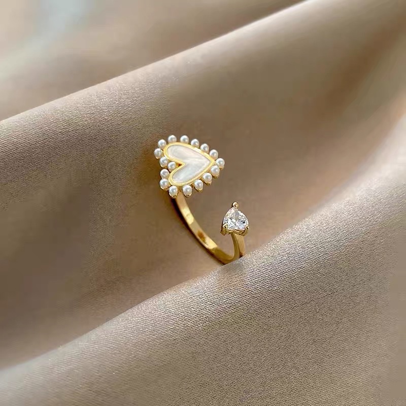 A fashionable, trendy, versatile and stylish ring for a cold and aloof goddess, a trendy and trendy young girl's Internet celebrity Application Scenario