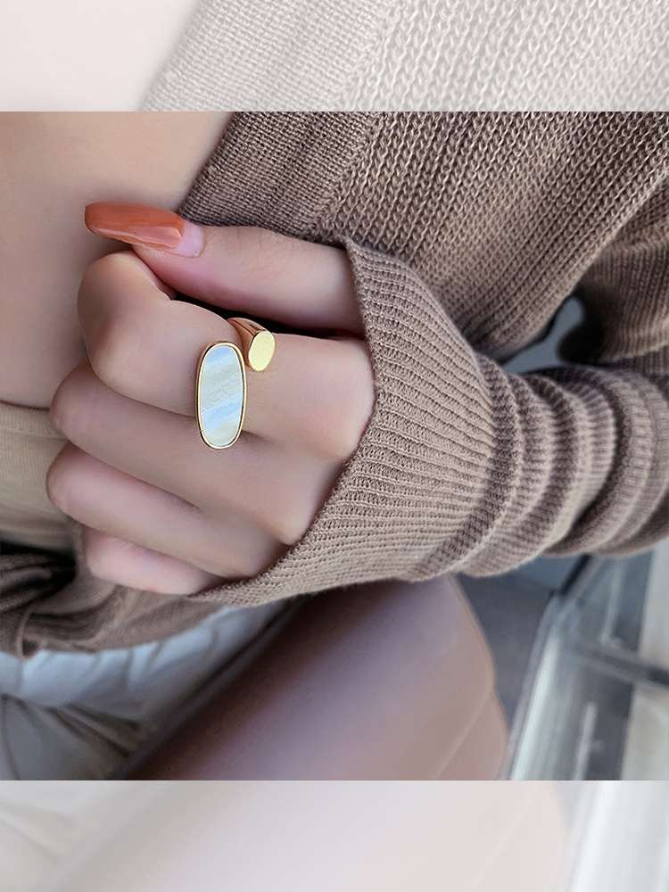Yuzhu -025 Creative Design Sense Index Finger Ring, exquisite white shell plain ring, women's fashionable and individual Korean version New trendy ring, Internet celebrity ring Specification image