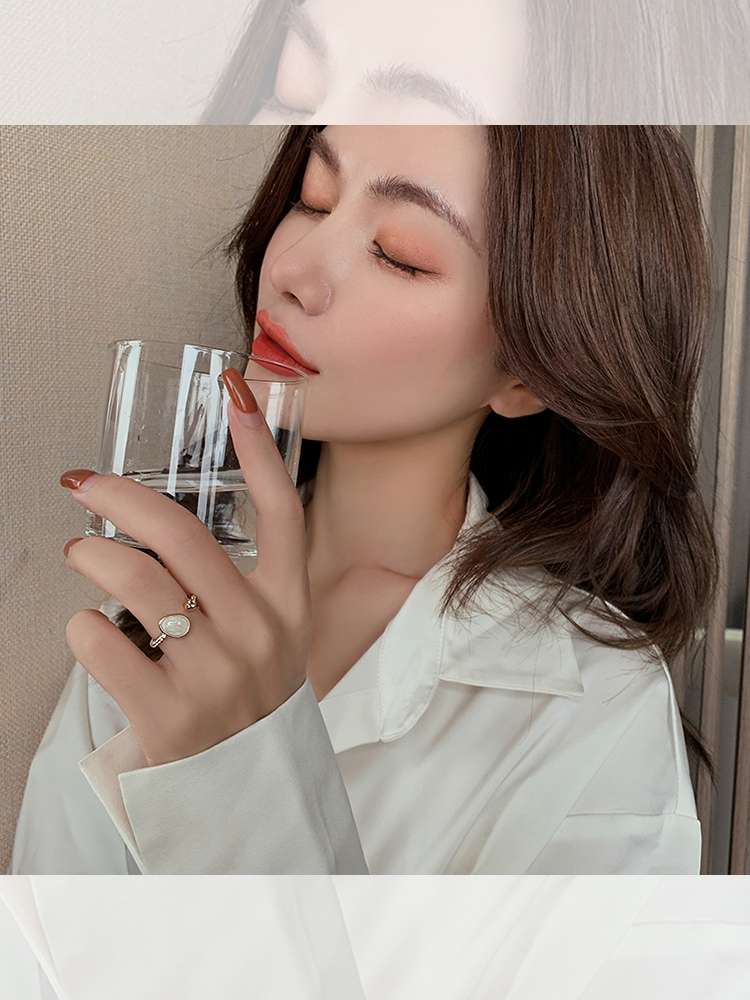Yuzhu -022 Light Luxury White Shell Ring for Women's Summer, Exquisite Micro-set diamond Open ring, new style, fashionable and exquisite design sense Item Picture