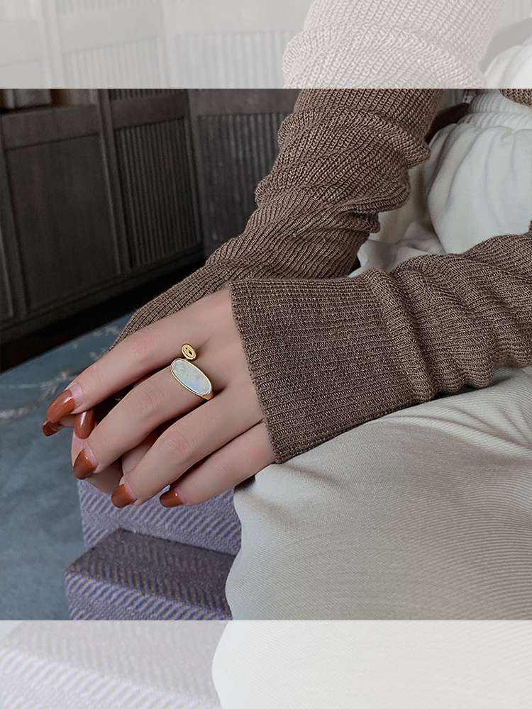 Yuzhu -025 Creative Design Sense Index Finger Ring, exquisite white shell plain ring, women's fashionable and individual Korean version New trendy ring, Internet celebrity ring details Picture