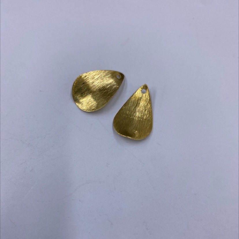 XH04251实心拉沙水滴凹面一孔产品图