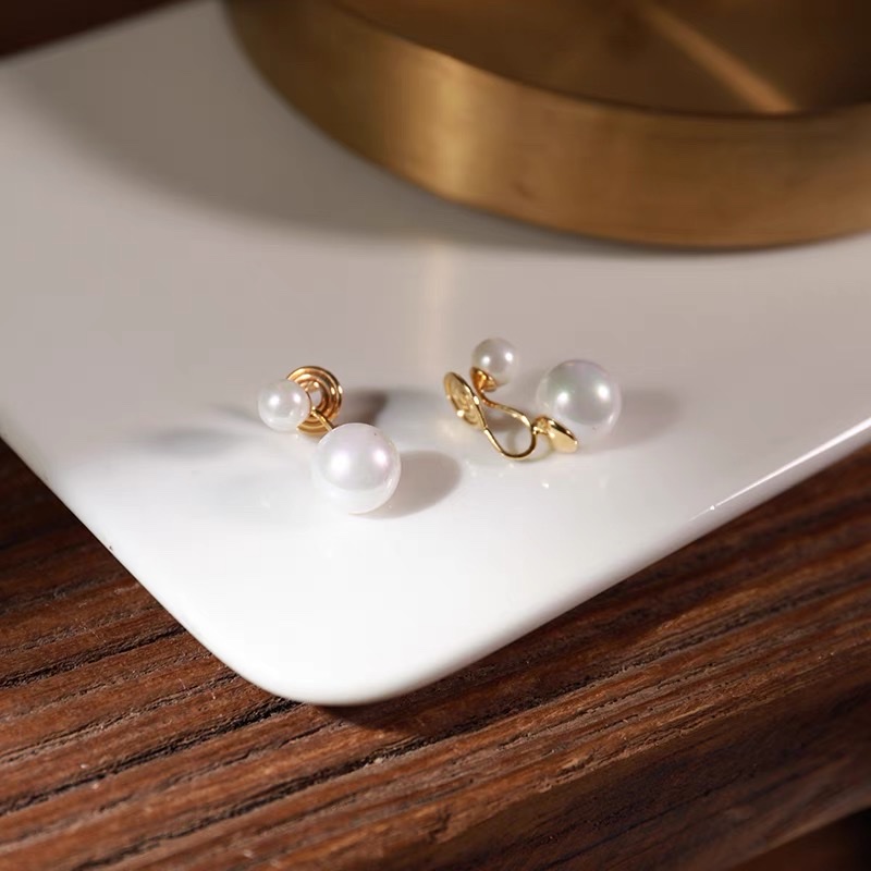 White pearl French retro high-end earring clip, a simple and elegant style for women without ear piercings, Jieya steel jewelry Application Scenario