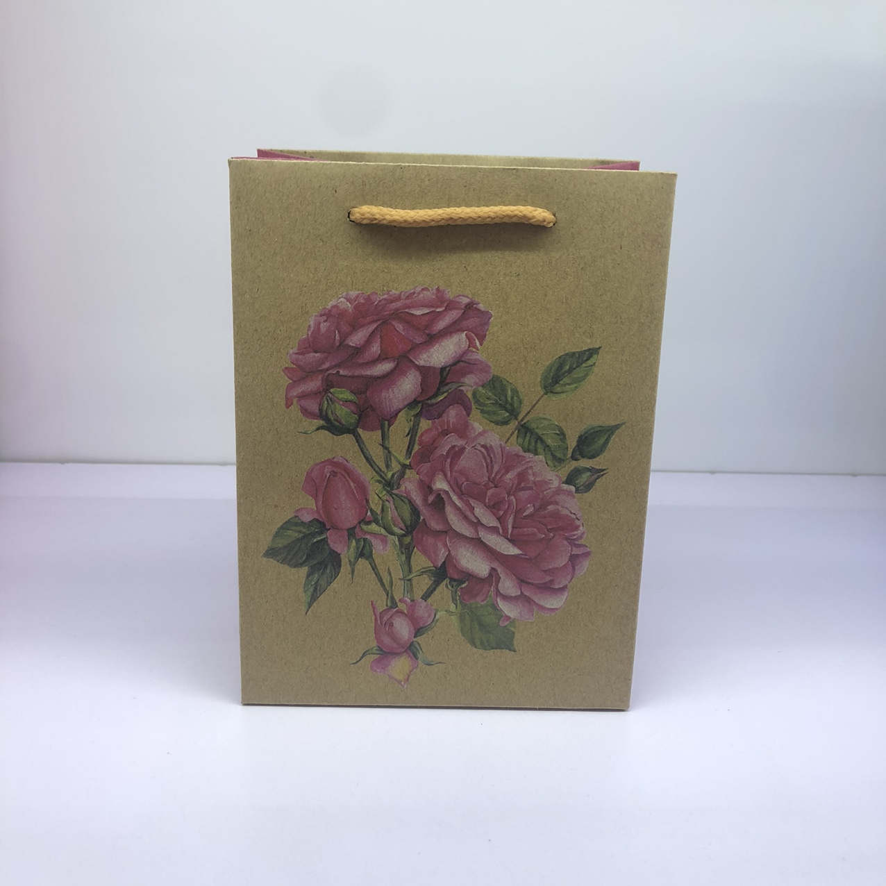 Brown Kraft Paper Printed Gift Bag With Various Sizes.70