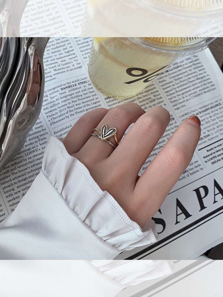 Yuzhu 024 New niche design heart-shaped ring for women, solid hollowed-out and stackable index finger ring, creative jewelry Application Scenario