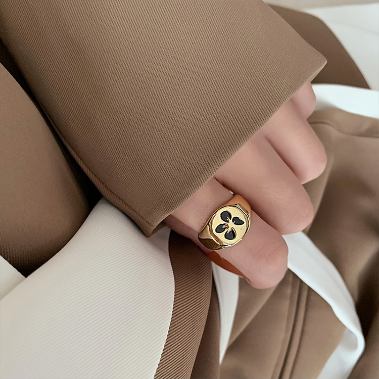 Jade Pearl -016 Black butterfly Print Ring, a fashionable, unique and niche design for women, wide index finger ring, Korean version, elegant and exquisite ring