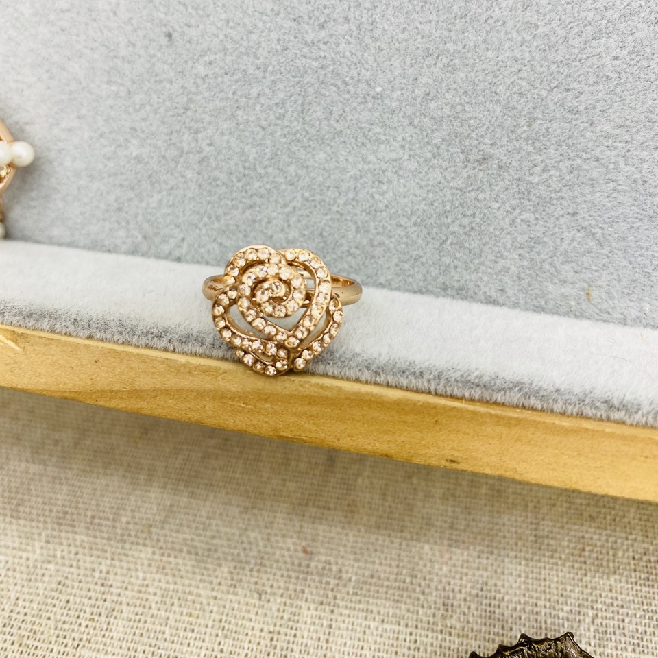 ins2023 new niche designer Korean temperament full diamond diamond ring female simple net red cold wind 01006 thumbnail