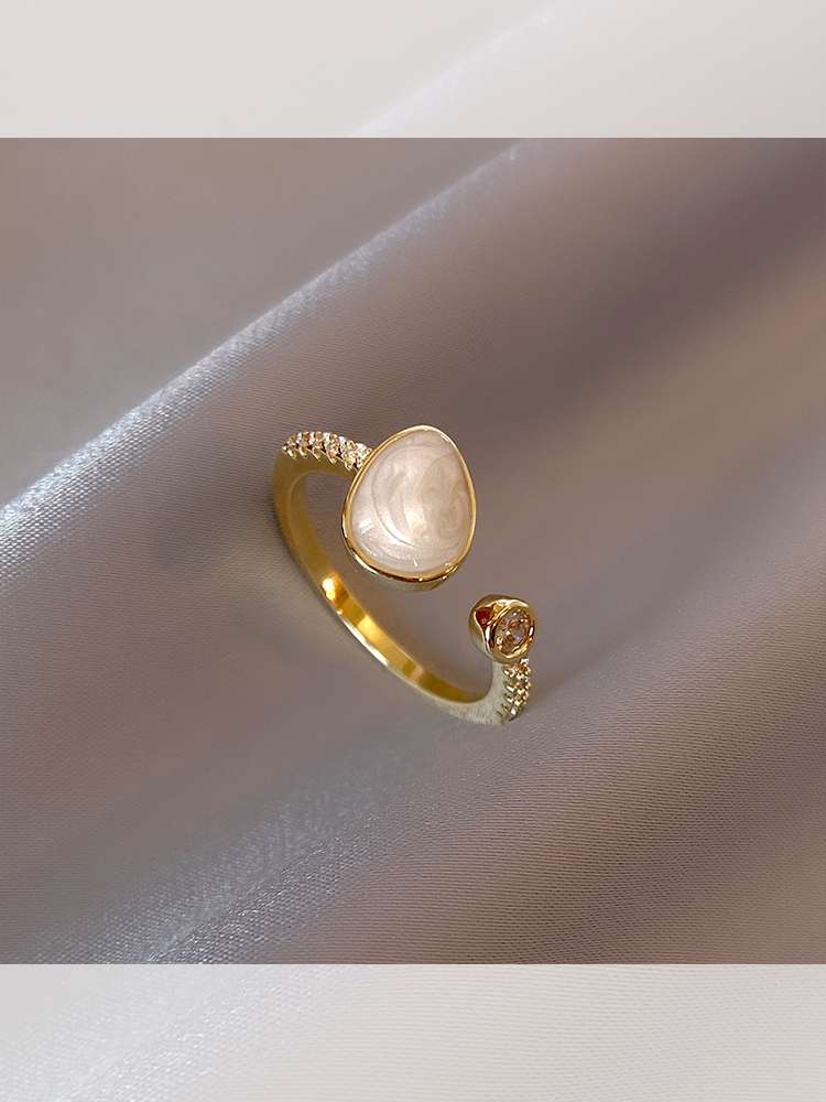 Yuzhu -022 Light Luxury White Shell Ring for Women's Summer, Exquisite Micro-set diamond Open ring, new style, fashionable and exquisite design sense details Picture