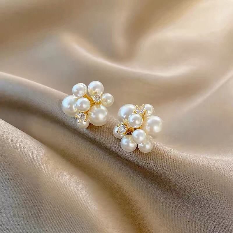 Temperament Beauty Pearl new charm full of high-end luxury exquisite earrings