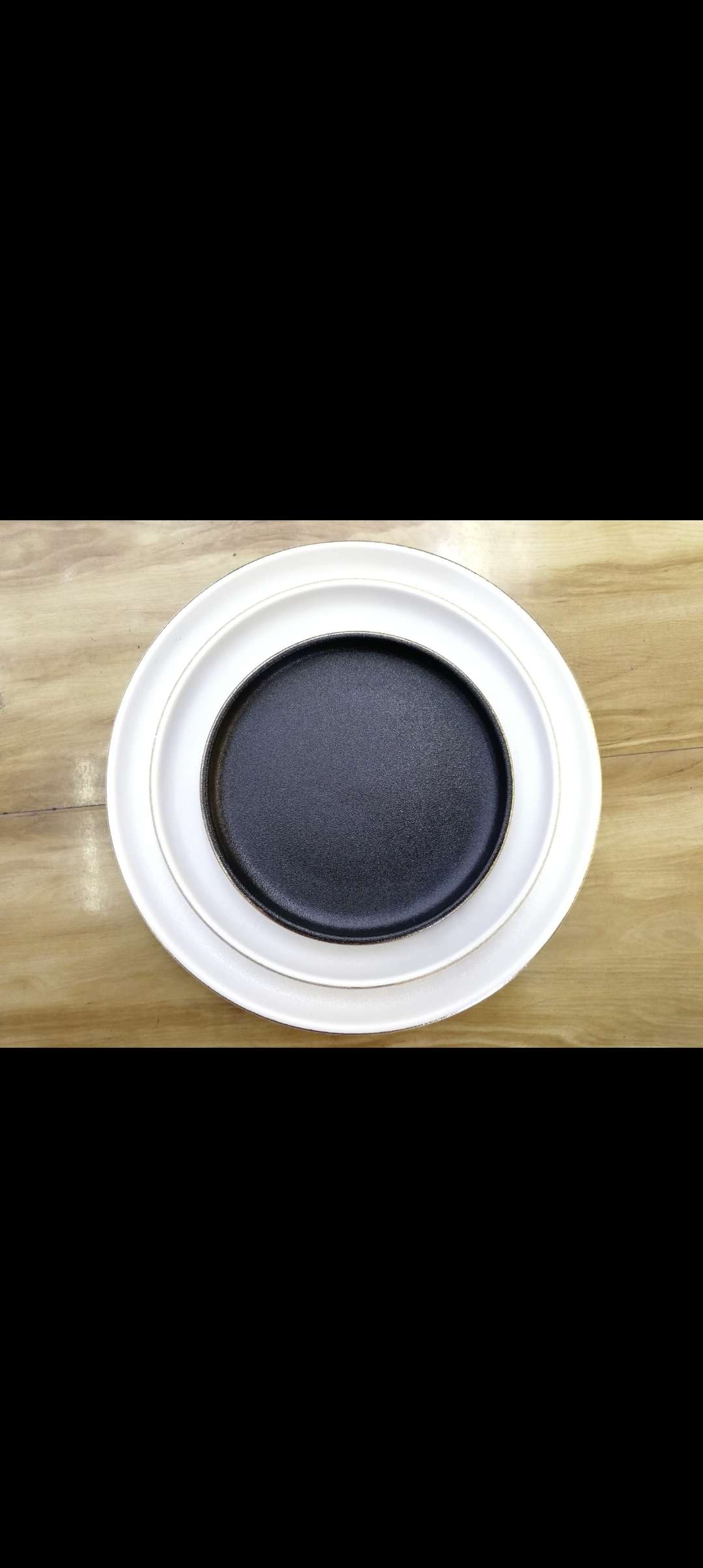 Plate 01 Black and white matte gold edge round plate, 6 inches details Picture