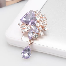 Brooch 700