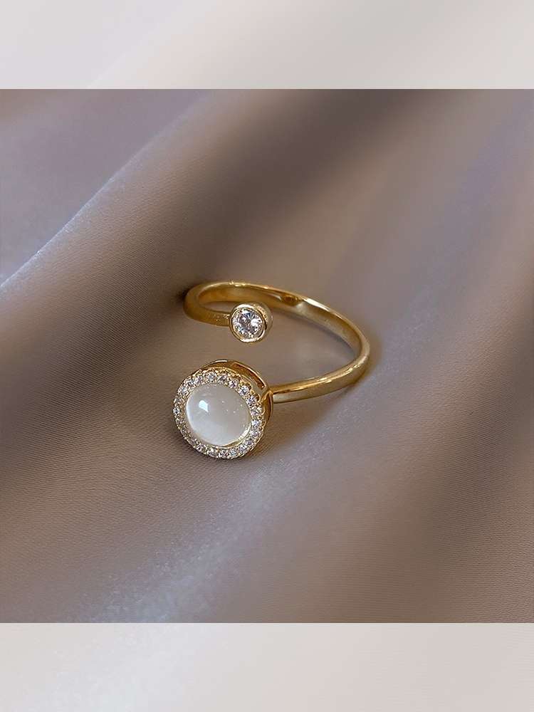 Jade Pearl -020 Cat's Eye Ring, a new style of fashionable and individual plain ring for women, an Instagram niche open ring, and a delicate index finger ring Application Scenario