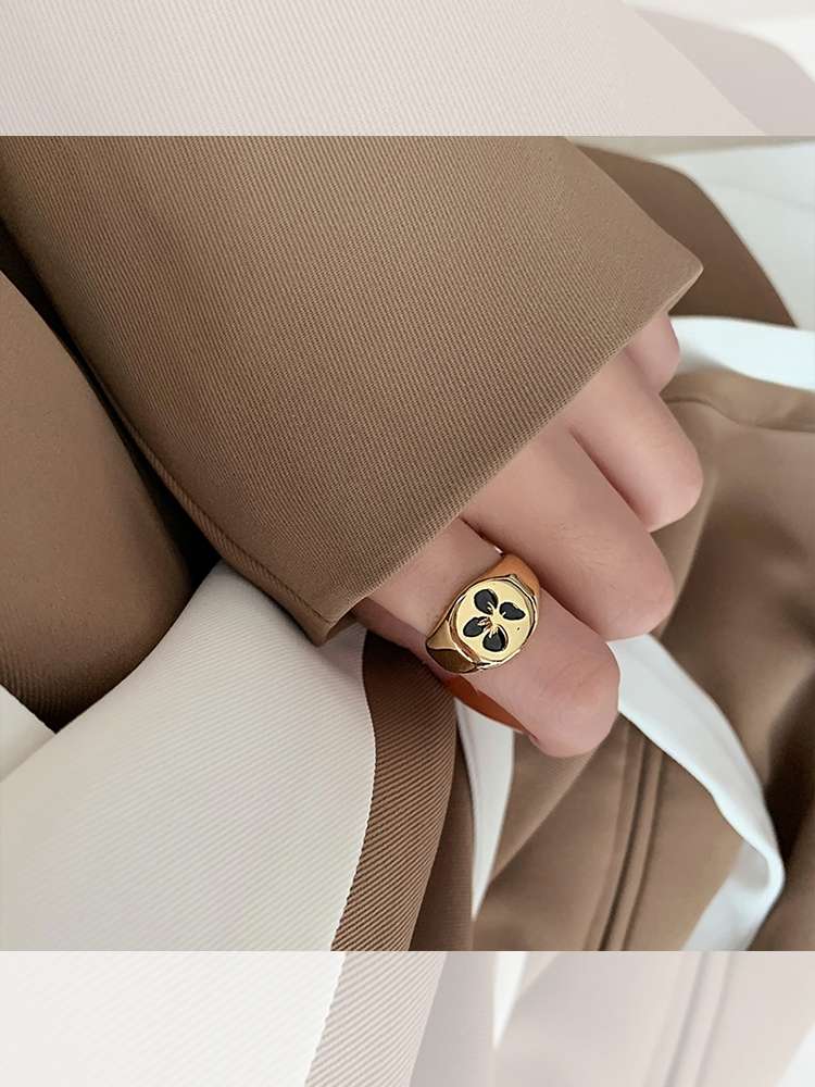 Jade Pearl -016 Black butterfly Print Ring, a fashionable, unique and niche design for women, wide index finger ring, Korean version, elegant and exquisite ring Item Picture